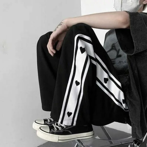 Aesthetic Baggy Hearth Track Pant For Men's - Image 3