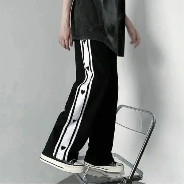Aesthetic Baggy Hearth Track Pant For Men's